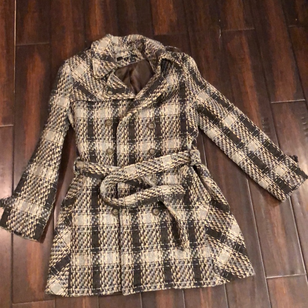 Jacket with button and belt closure